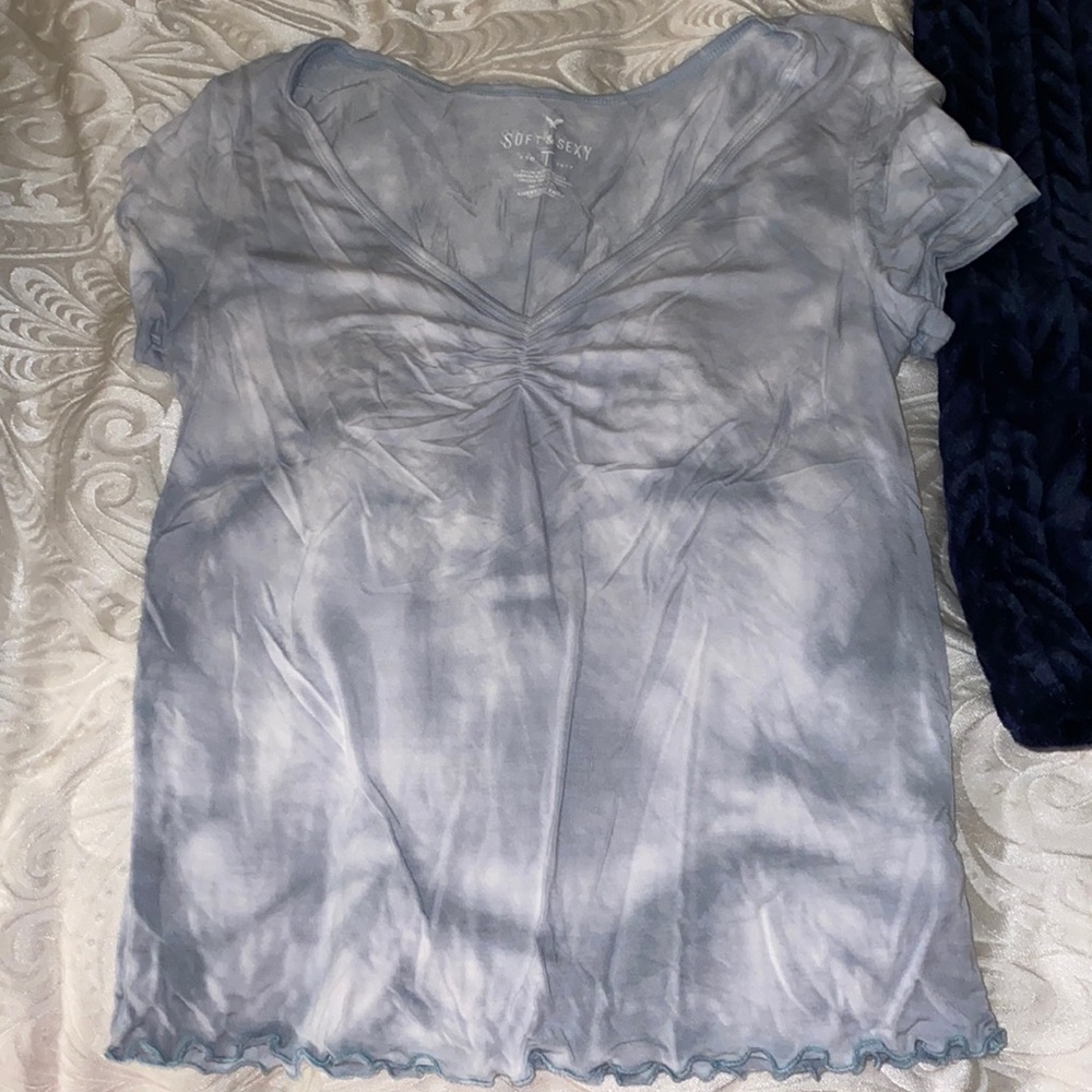 Medium tight fitting top